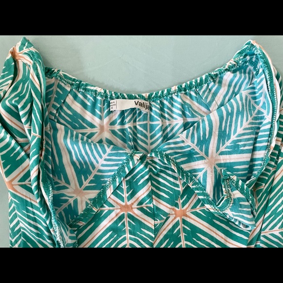 Strapless tropical romper. Brand: Valija. Size: XS - Picture 4 of 5